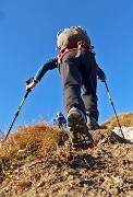 35 Ripida salita per il Costone